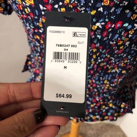 Tommy Hilfiger Ruffle Sleeve Smocked Print top NWT - Picture 8 of 8